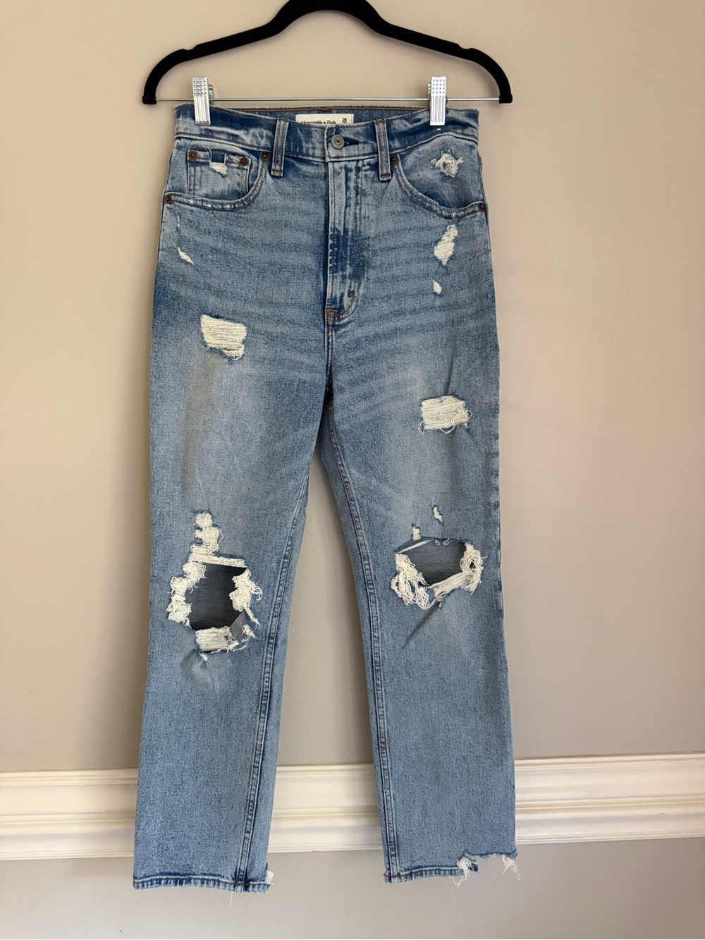 NWT Abercrombie & Fitch Ultra High Rise Ankle Straight Jeans, size 26